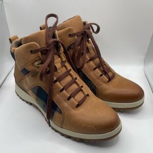 Women’s Bionica Dacona Ortholite Leather Boots Size 10